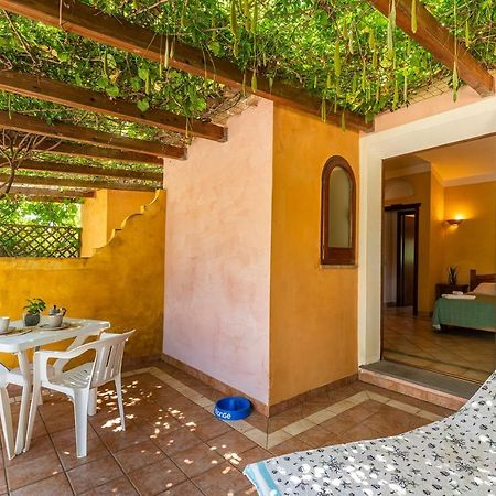 Apartments In Residence With Swimming Pool In Santa Margherita Di Pula, 250 Meters From The Sea 外观 照片