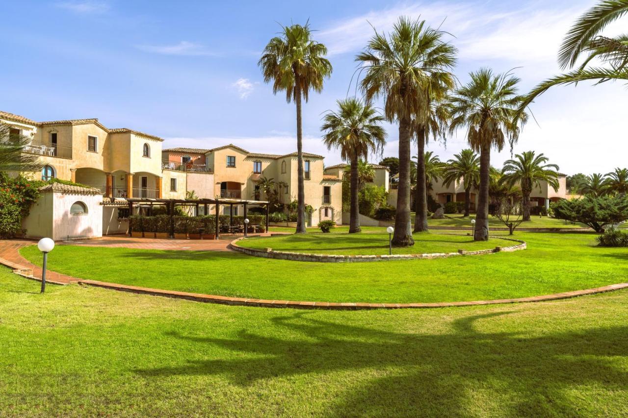 Apartments In Residence With Swimming Pool In Santa Margherita Di Pula, 250 Meters From The Sea 外观 照片